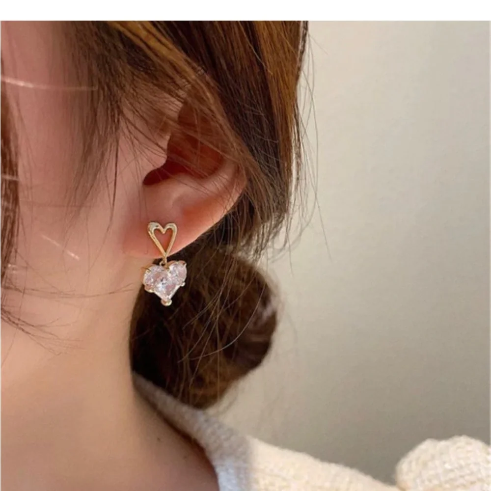 18k Gold Plated Heart Cubic Zirconia Drop Earrings Women Statement Earrings - Picture 6 of 6